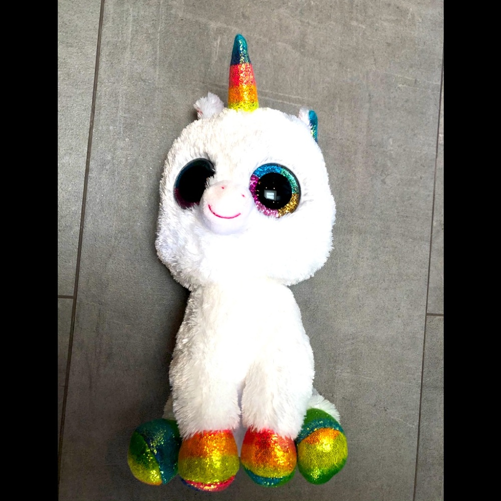 NWOT stuffed unicorn: big eyes & rainbow accents!